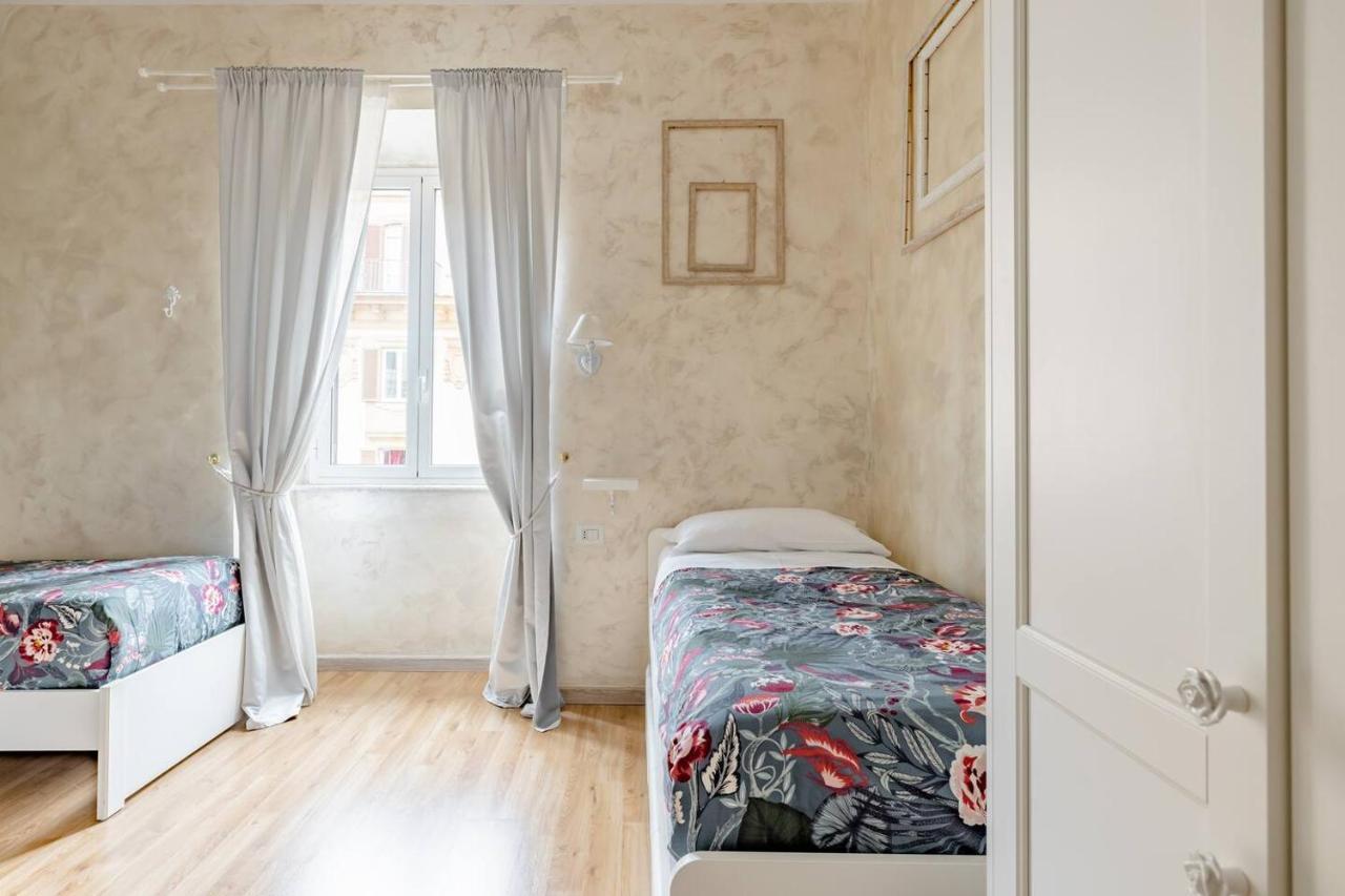 Deluxe Rooms And Chilling Jacuzzi Suite Guesthouse ローマ エクステリア 写真