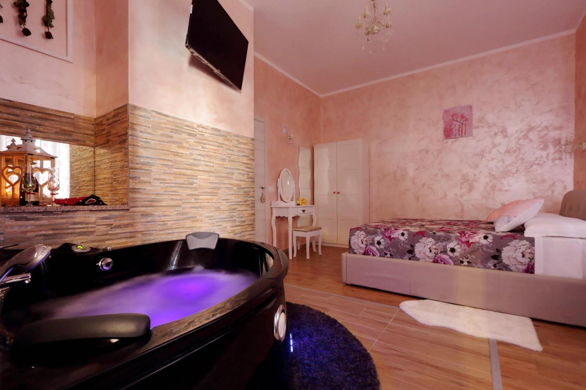 Deluxe Rooms And Chilling Jacuzzi Suite Guesthouse ローマ 部屋 写真