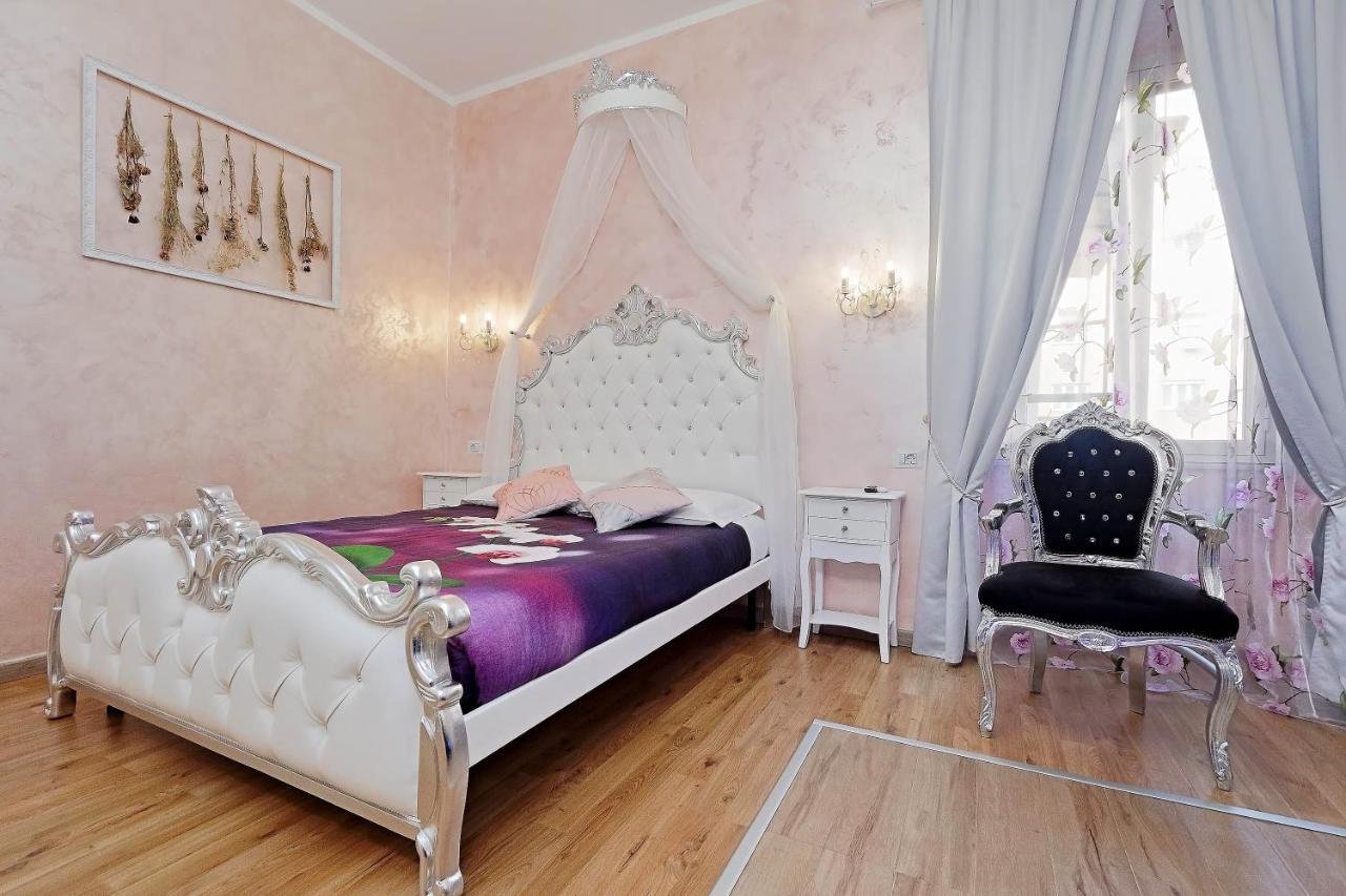 Deluxe Rooms And Chilling Jacuzzi Suite Guesthouse ローマ エクステリア 写真